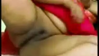 Hot Indian Aunty working in bed room, Pussy boobs lovers 