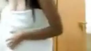 Mallu girl in towel exposing nude body