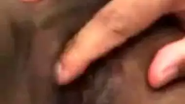 Indian women pussy fingered by her boyfriend