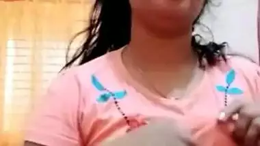 Desi Bigboob Sexy Bhabi Showing And Fingering
