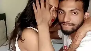 Sexy Bhabhi sucking big dick on cam