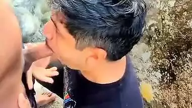 Two best friends’ outdoor sex MMS from a jungle