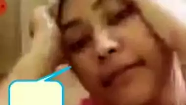 Shameless Desi MILF demonstrates cute XXX boobs for webcam show