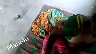 Bangla maid sucking penis of her abode owner
