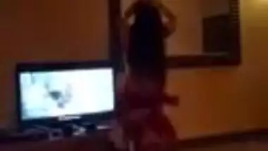 Indian Model sexy stripped dance more vid on hotcamgirls.in
