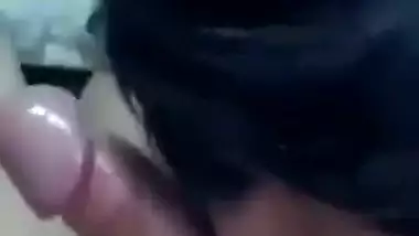Sexy girl’s blowjob MMS of sucking a dick and drinking cum