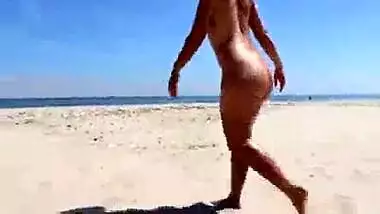 Sexy Nude Girl In The Naked Beach