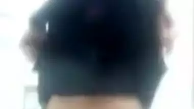 Sexy Teen girl making her selfie nude bath video