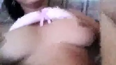 Desi girl pussy fingered with orgasm