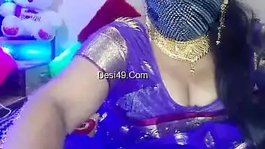 Today Exclusive- Sexy Bhabhi Showing Her Boobs And Pussy Part 1