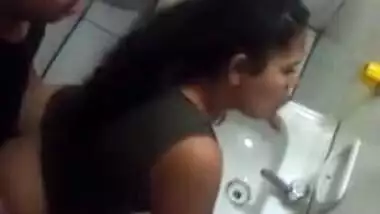 Hot girl fucked by her Boyfriend in toilet