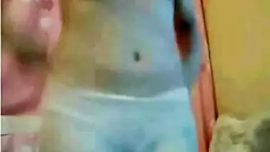 INDIAN - attractive woman Sripping Saree On Cam 