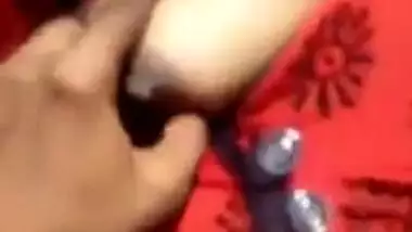 Young Chennai Girl Shows her boobs and blows his BF in Beach