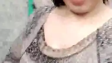 Paki Sexy Girl Showing Boobs (update