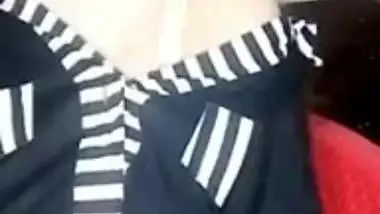 Pakistani sex chat girl showing cute boobs