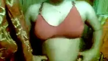 Hot desi maid show nude stripping to home owner