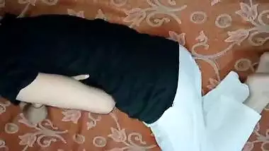 Soteli Bahin Aur Main Raat Ke Andhere Me