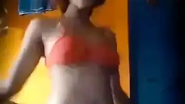 Desi teen girl dancing nude on song