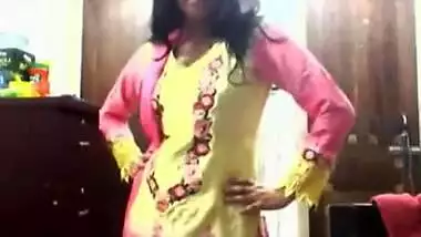 Indian Punjabi Girl Home Made Strip Tease Mms Sex Scandal