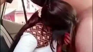 Indian cheating wife caught fucking in the car after date! Desi mms sex