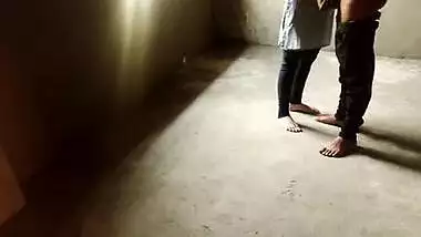 Gujarati college girl sex with classmate in empty room