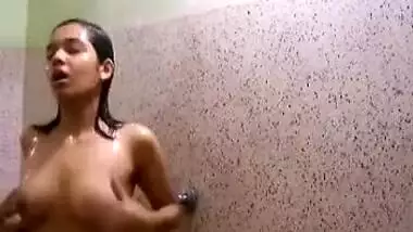 desi hot teen girl pussy shaving and bathing video hd photos