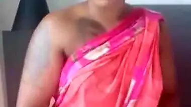 Today Exclusive- Nri Tamil Girl Play With Boobs