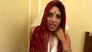 Indian Babe Loves That Two Cock Fillings In Her Mouth
