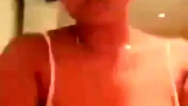 Oshi das show her big boob