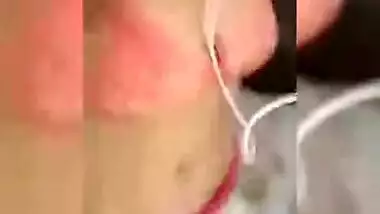 Manager can see Indian girlfriend's boobs thanks to the video call