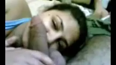 Big booty Punjabi girl sucks Lund very deep at desi porn