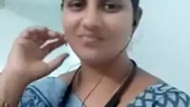 Shy bhabhi flashes boobs on private cam nude show