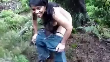 Indian Pissing Video Of Nri Girl Rahee