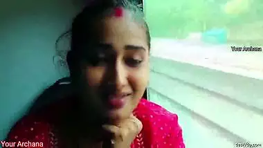 Desi Bhabhi Fucking on Running Train