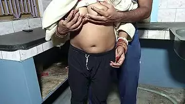 Milf Bhojpuri Bhabhi Pussy Fucked Hard By Pervert Plumber