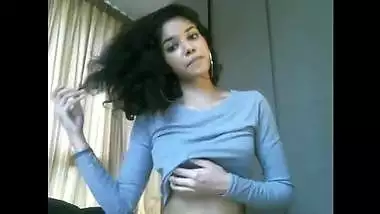 Desi teen sexy girl strip n hot boobs show