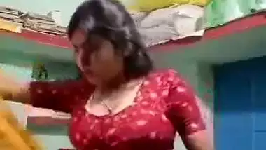 Village girl stripping saree and viral boobs show