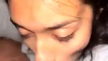 Cute Goa girl gives an Indian blowjob to her lover