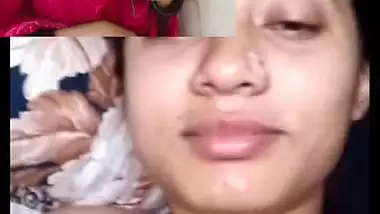 Sexy desi office girl showing boobs on video call
