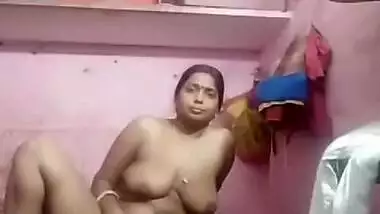 Indian Dehati wife naked pussy show