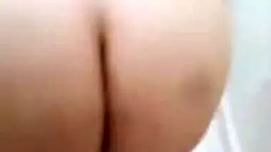 XXX video of Desi wife who gets naked and exposes fat titties and butt