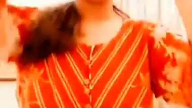 Hot Paki girl showing big boobs