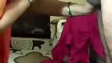 Madurai lady gives a Tamil blowjob to her brother in law