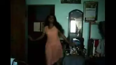 Young desi girl stripping in free porn tube