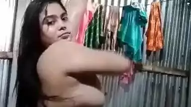Desi village wife nude bath