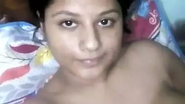 Indian girl pussy show for her lover caught on cam