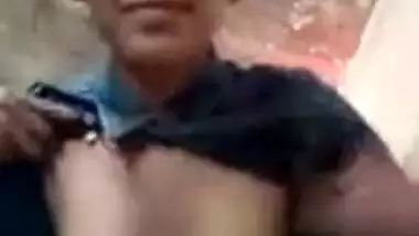 Cute Desi Village Girl Showing Her Boobs and Pussy On VC