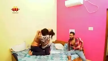 Man is very lucky because he fucks Desi girls in threesome XXX video
