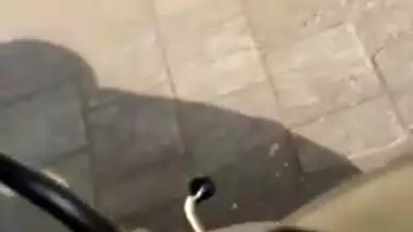 Muslim aunty engulfing knob of stranger roadside