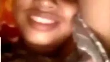 Today Exclusive- Desi Girl Showing Her Pussy On Video Call